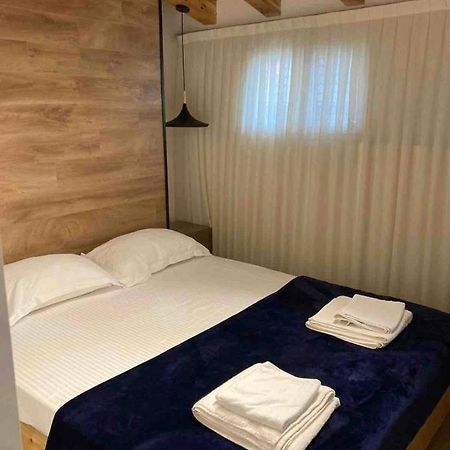 Lovely Loft 1-Bedroom In The Heart Of Τίρανα Εξωτερικό φωτογραφία