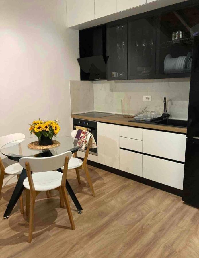 Lovely Loft 1-Bedroom In The Heart Of Τίρανα Εξωτερικό φωτογραφία