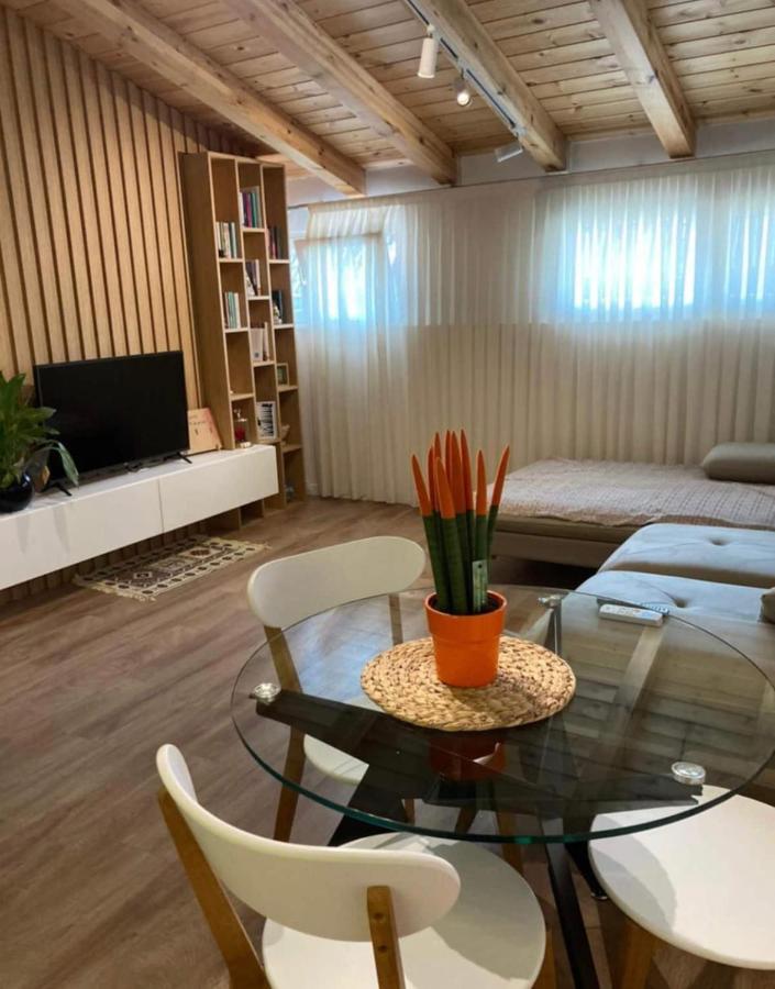 Lovely Loft 1-Bedroom In The Heart Of Τίρανα Εξωτερικό φωτογραφία