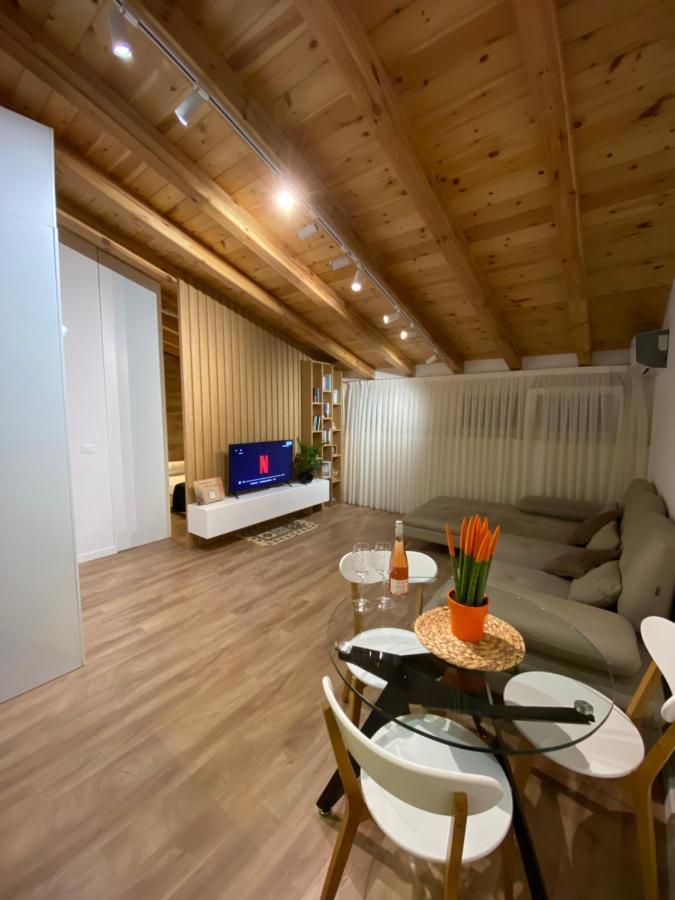 Lovely Loft 1-Bedroom In The Heart Of Τίρανα Εξωτερικό φωτογραφία